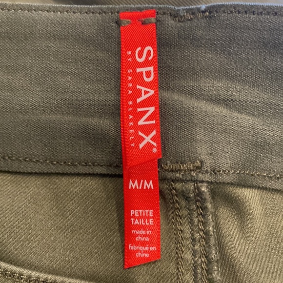 SPANX Stretch Twill Ankle Cargo Pants Soft Sage Green Size Medium Petite NWT - Picture 10 of 10
